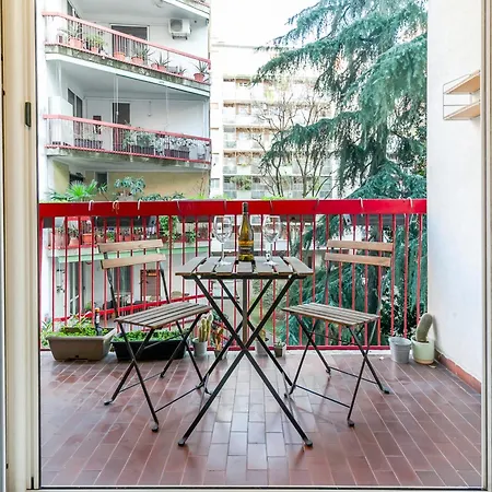 Modern With Balcony In Corso Sempione Apartament *